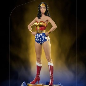 Wonder Woman Lynda Carter DC Comics Deluxe Art 1/10 Scale Statue by Iron Studios